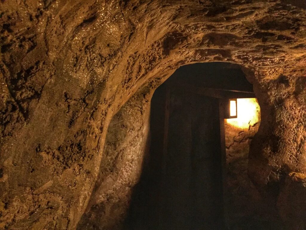 escape tunnel under fort langorn on tom sawyer island at magic kingdom